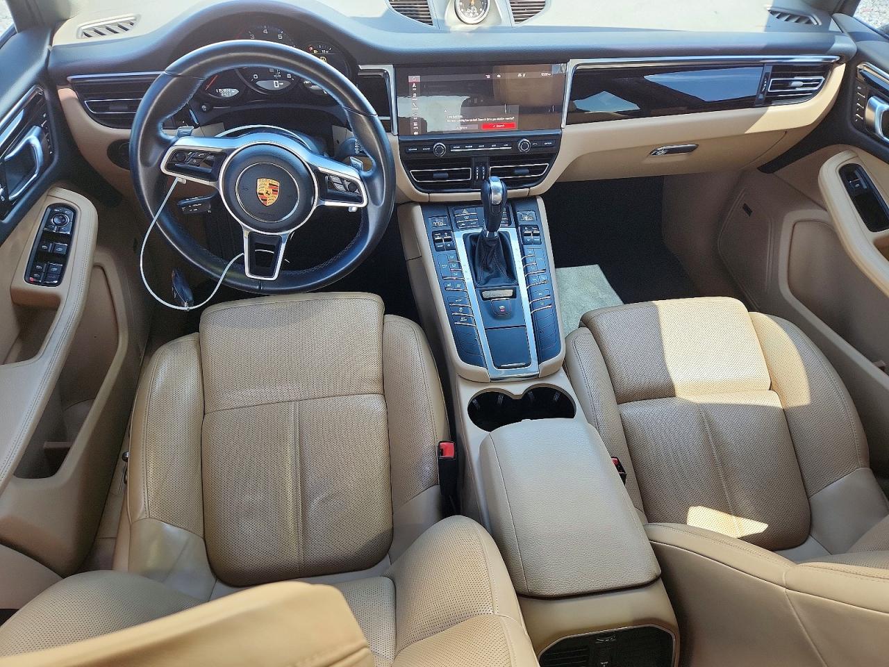 2020 PORSCHE MACAN