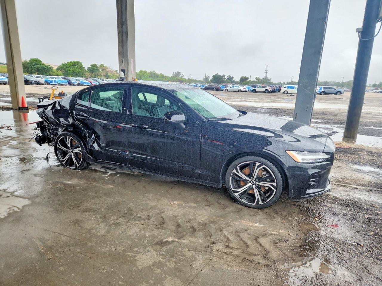 2024 VOLVO S60 Plus Dark
