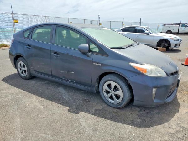 2015 TOYOTA PRIUS