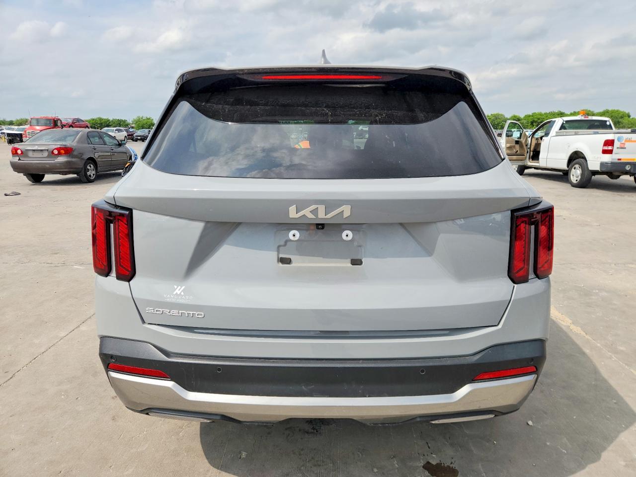 2025 KIA SORENTO S