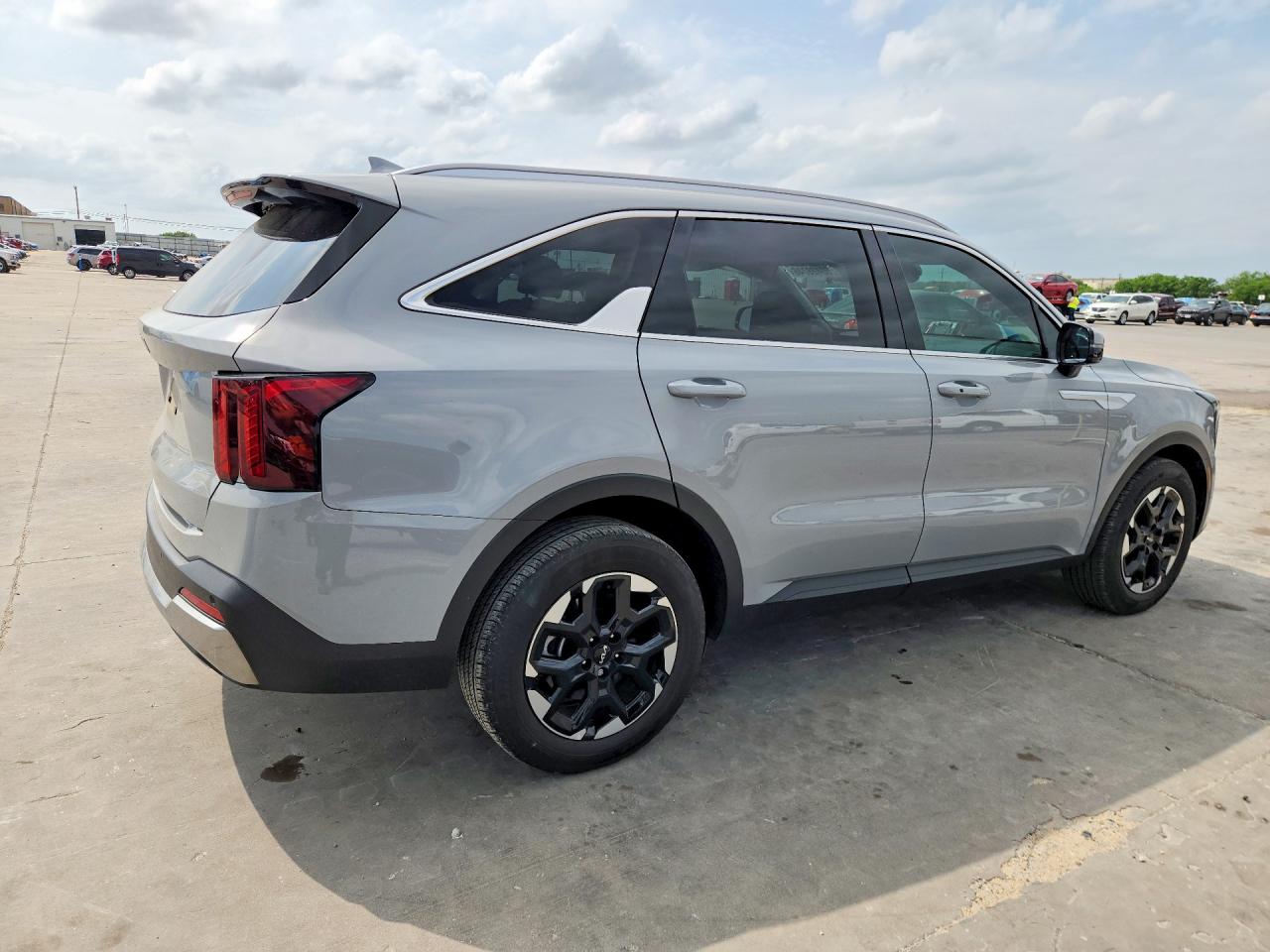 2025 KIA SORENTO S