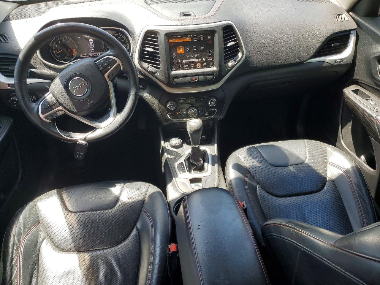 2015 JEEP CHEROKEE TRAILHAWK 4X4