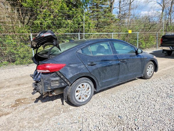 2017 HYUNDAI ELANTRA SE Base