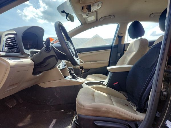 2017 HYUNDAI ELANTRA SE Base