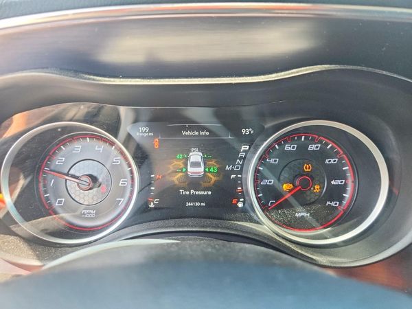 2015 DODGE CHARGER SE