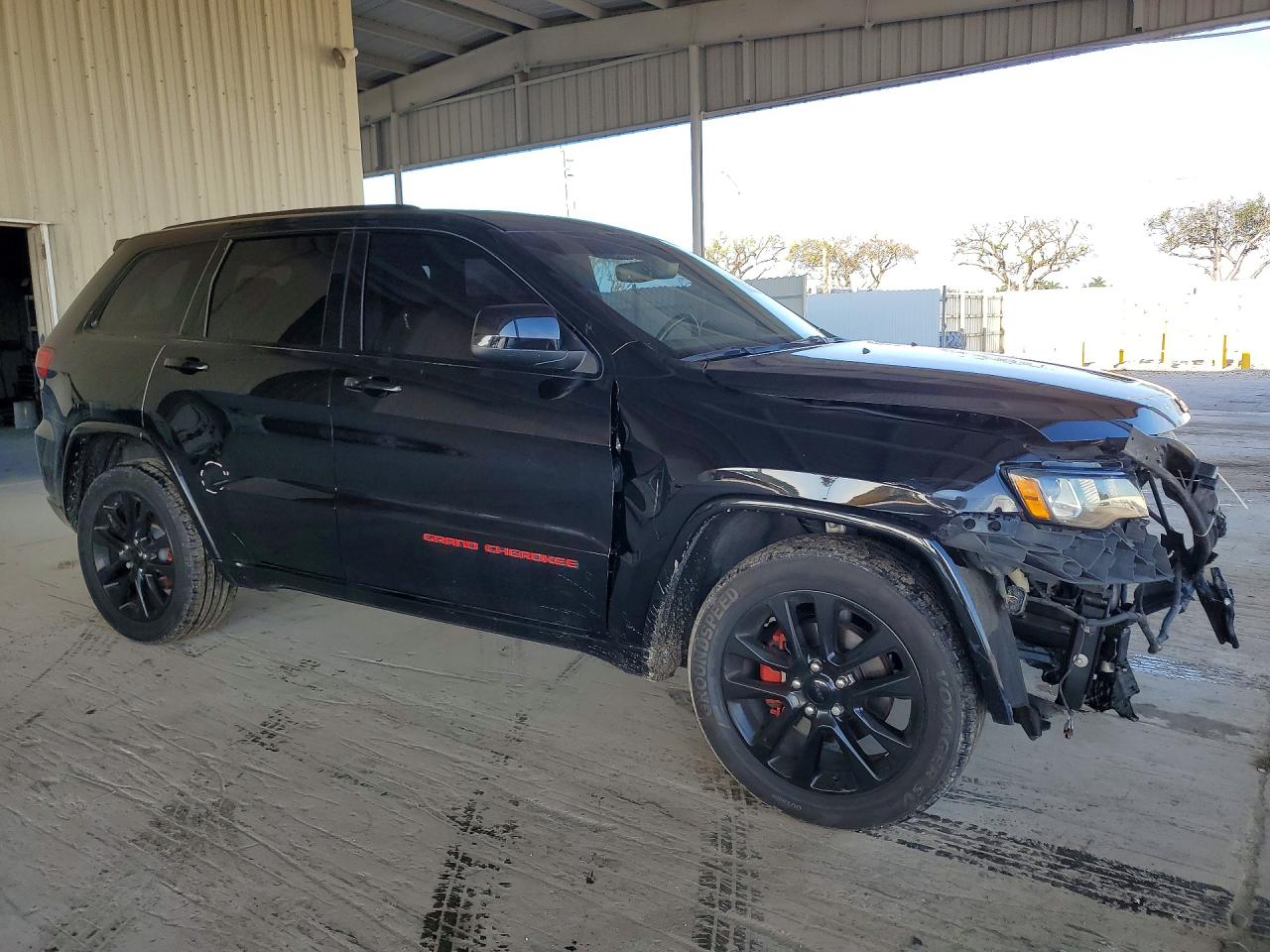 2019 JEEP GRAND CHEROKEE LAREDO 4X2