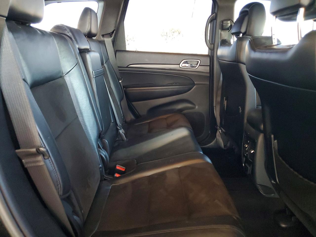 2019 JEEP GRAND CHEROKEE LAREDO 4X2
