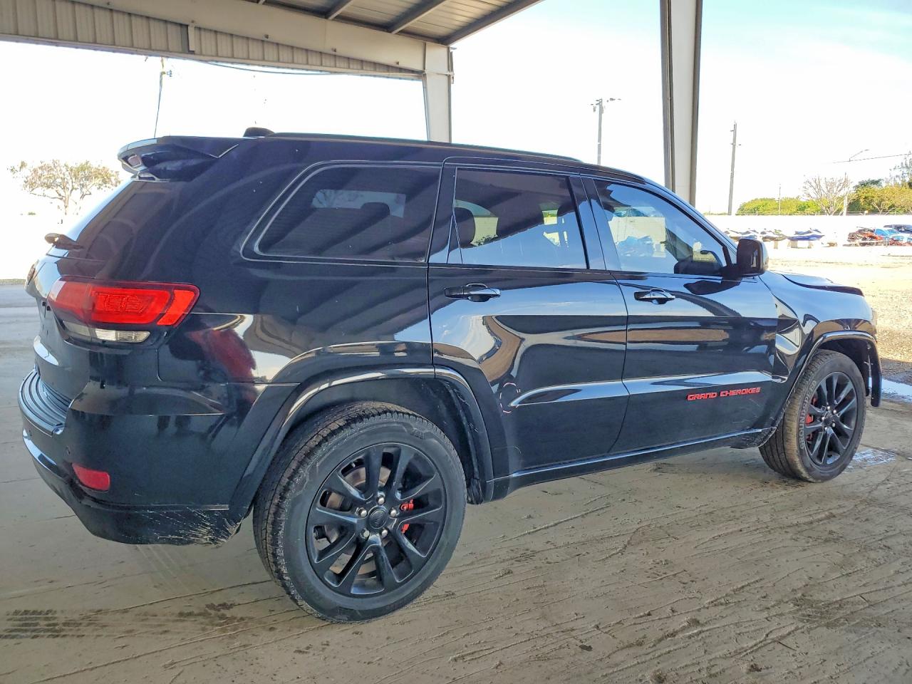2019 JEEP GRAND CHEROKEE LAREDO 4X2