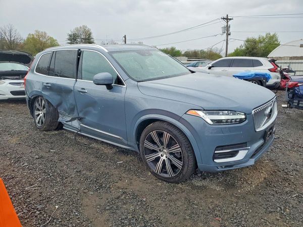 2021 VOLVO XC90