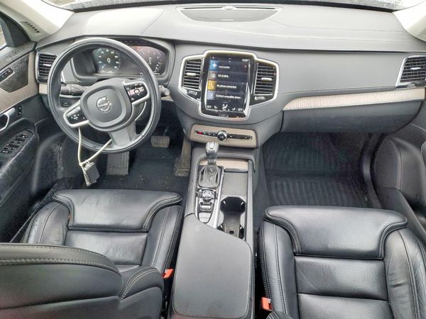 2021 VOLVO XC90