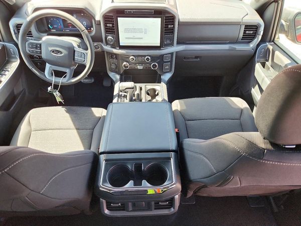 2025 FORD F150