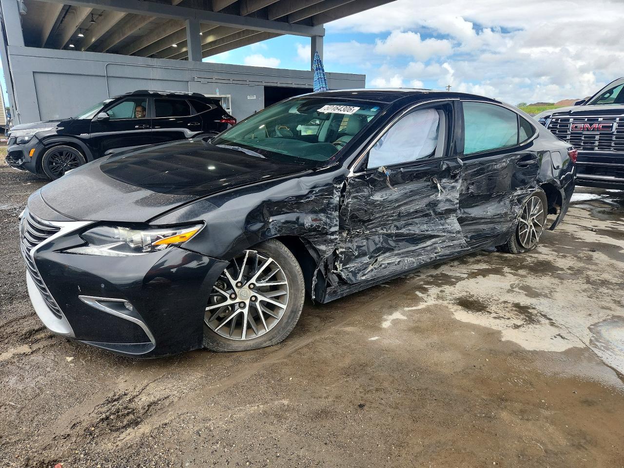 2017 LEXUS ES