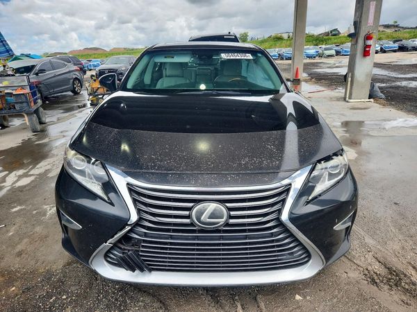 2017 LEXUS ES