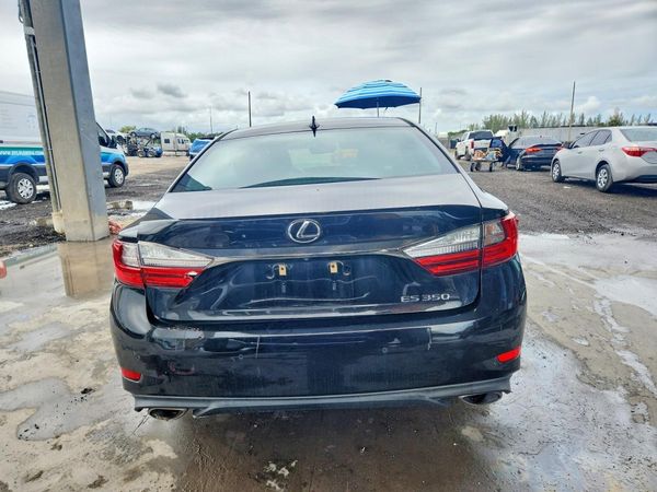 2017 LEXUS ES