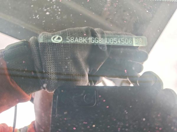 2017 LEXUS ES