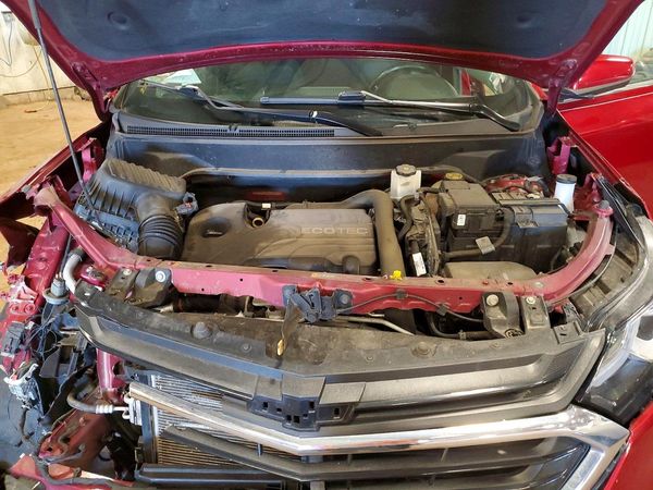 2018 CHEVROLET EQUINOX LT (1LT) — Engine bay