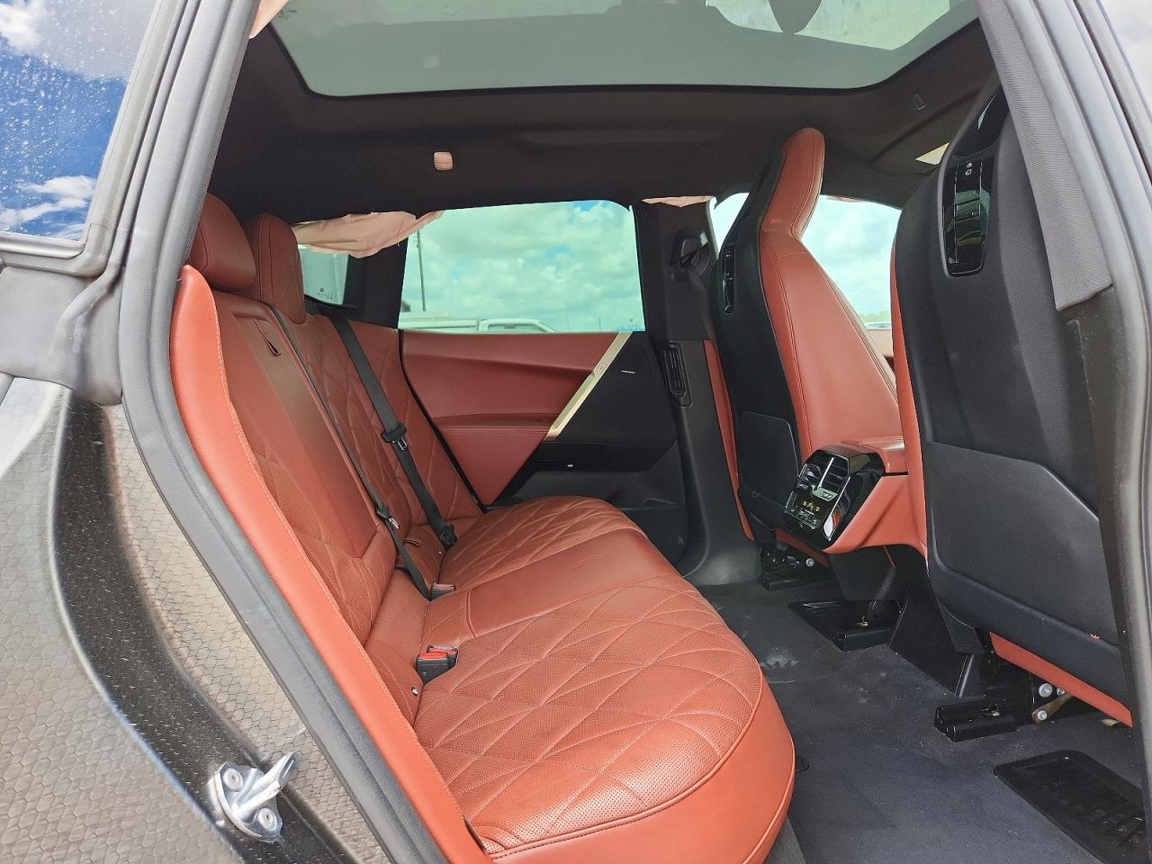 2024 BMW IX xDrive50