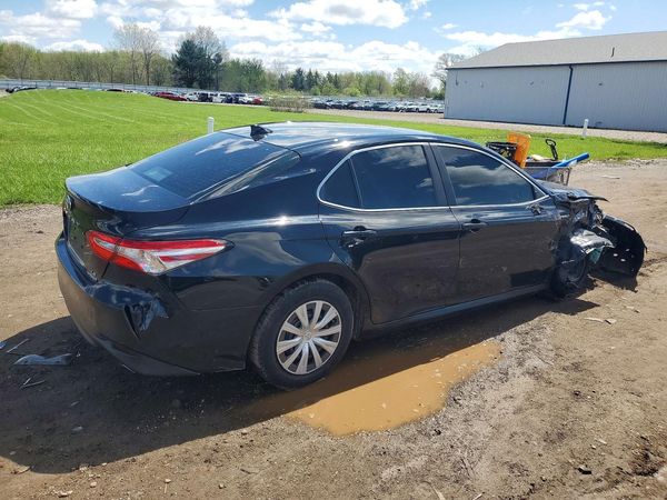 2019 TOYOTA CAMRY