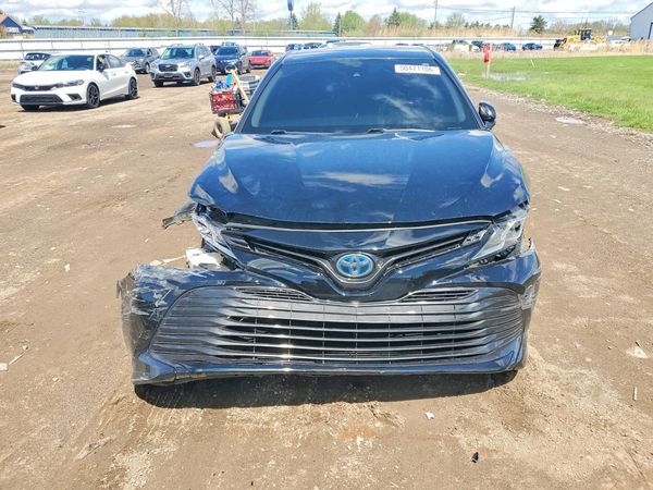 2019 TOYOTA CAMRY