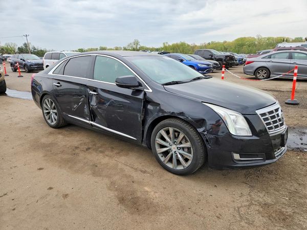 2013 CADILLAC XTS Livery