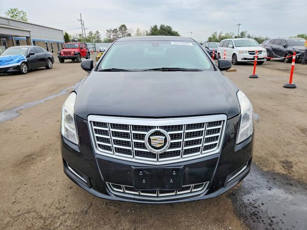 2013 CADILLAC XTS Livery