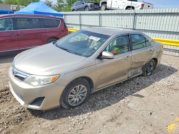 2014 TOYOTA CAMRY