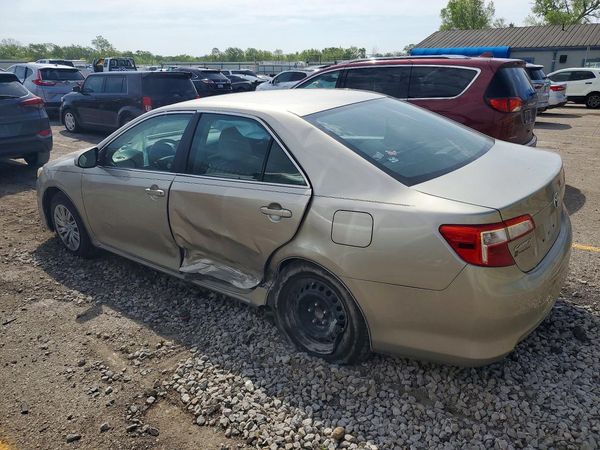 2014 TOYOTA CAMRY