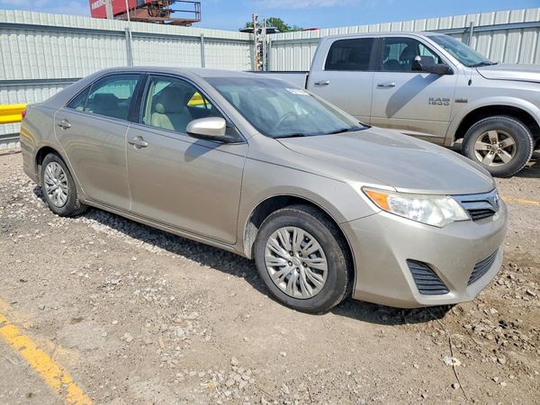 2014 TOYOTA CAMRY