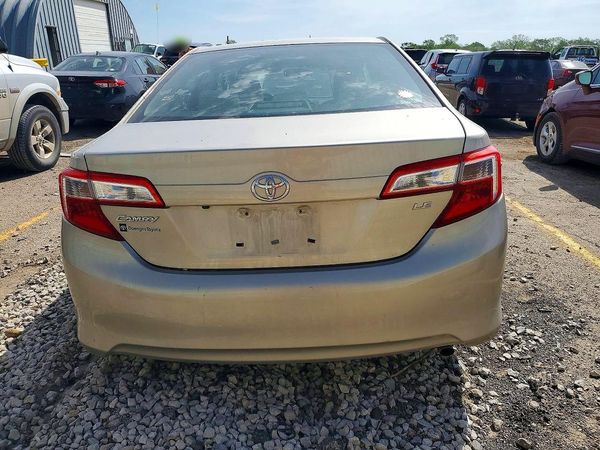 2014 TOYOTA CAMRY