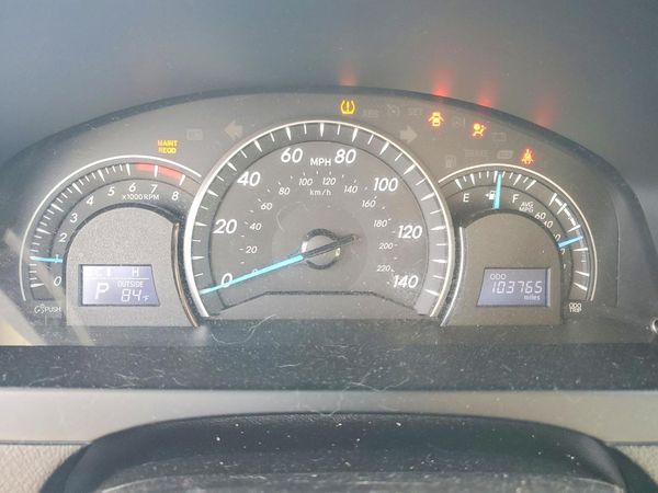 2014 TOYOTA CAMRY