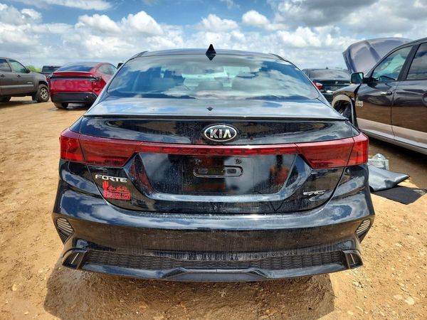 2022 KIA FORTE GT Line