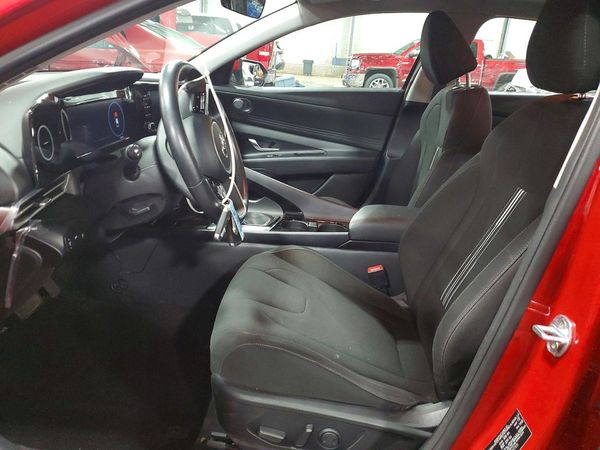 2022 HYUNDAI ELANTRA SEL w/Premium Pkg
