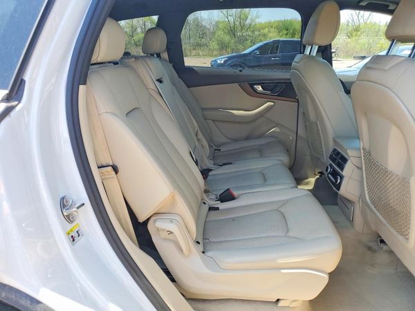 2017 AUDI Q7 quattro Prestige