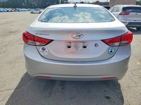 2013 HYUNDAI ELANTRA
