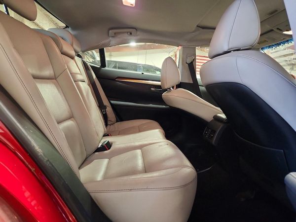 2013 LEXUS ES 300h