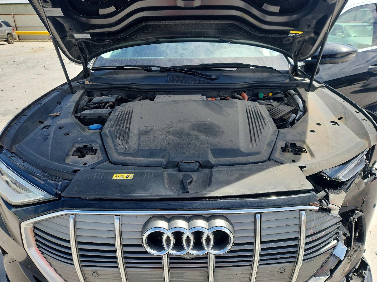 2020 AUDI E-TRON quattro Premium Plus