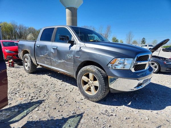 2013 RAM 1500 SLT CREW CAB 4X4