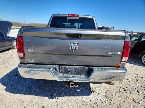 2013 RAM 1500 SLT CREW CAB 4X4
