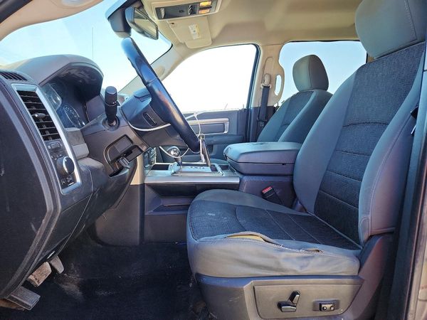 2013 RAM 1500 SLT CREW CAB 4X4