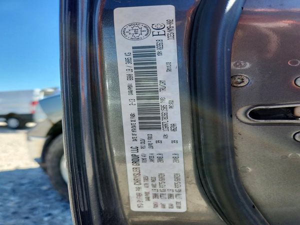 2013 RAM 1500 SLT CREW CAB 4X4