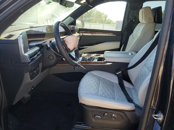 2025 CADILLAC ESCALADE Sport Platinum