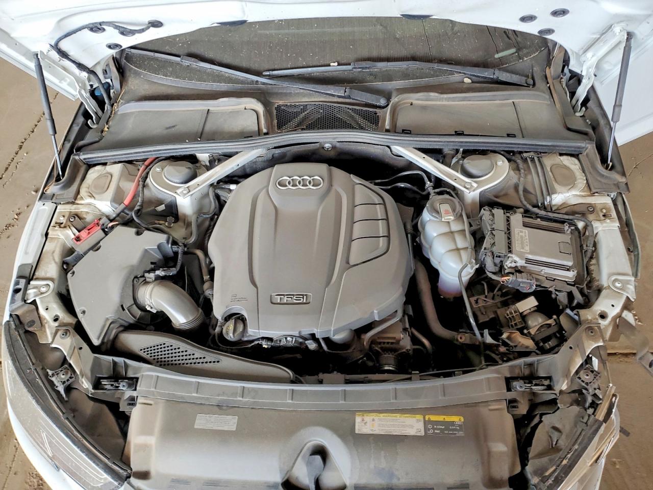 2019 AUDI A4 Premium, Titanium
