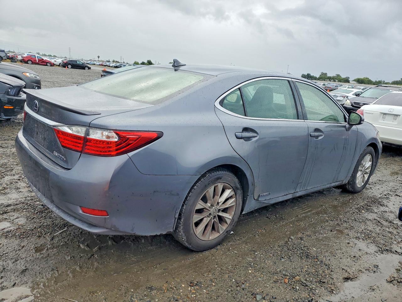 2013 LEXUS ES 300h