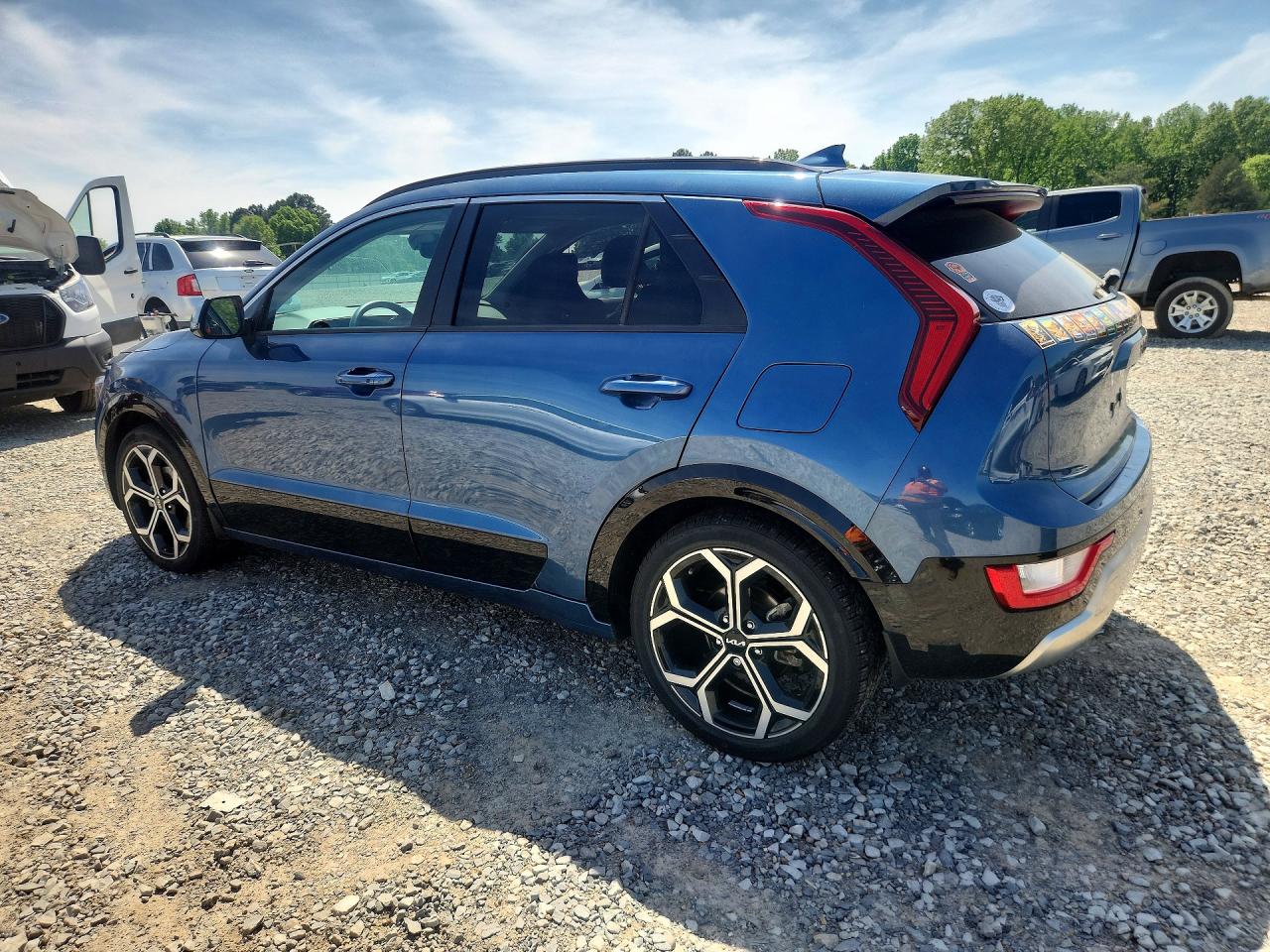 2023 KIA NIRO EX