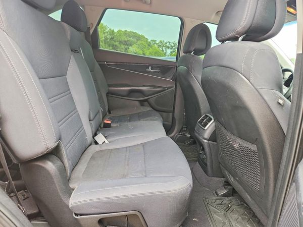 2017 KIA SORENTO L, LX