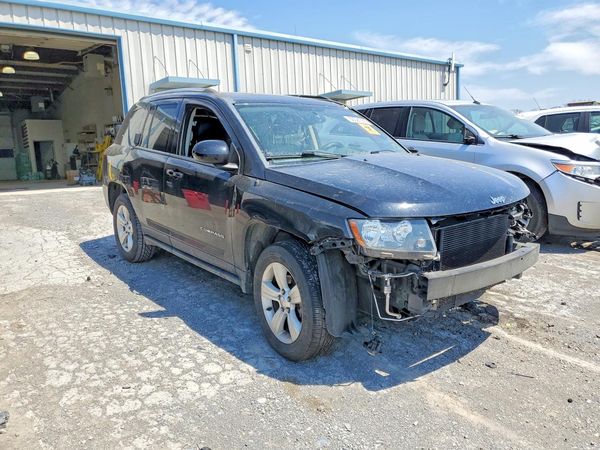 2015 JEEP COMPASS Latitude — Passenger 3/4