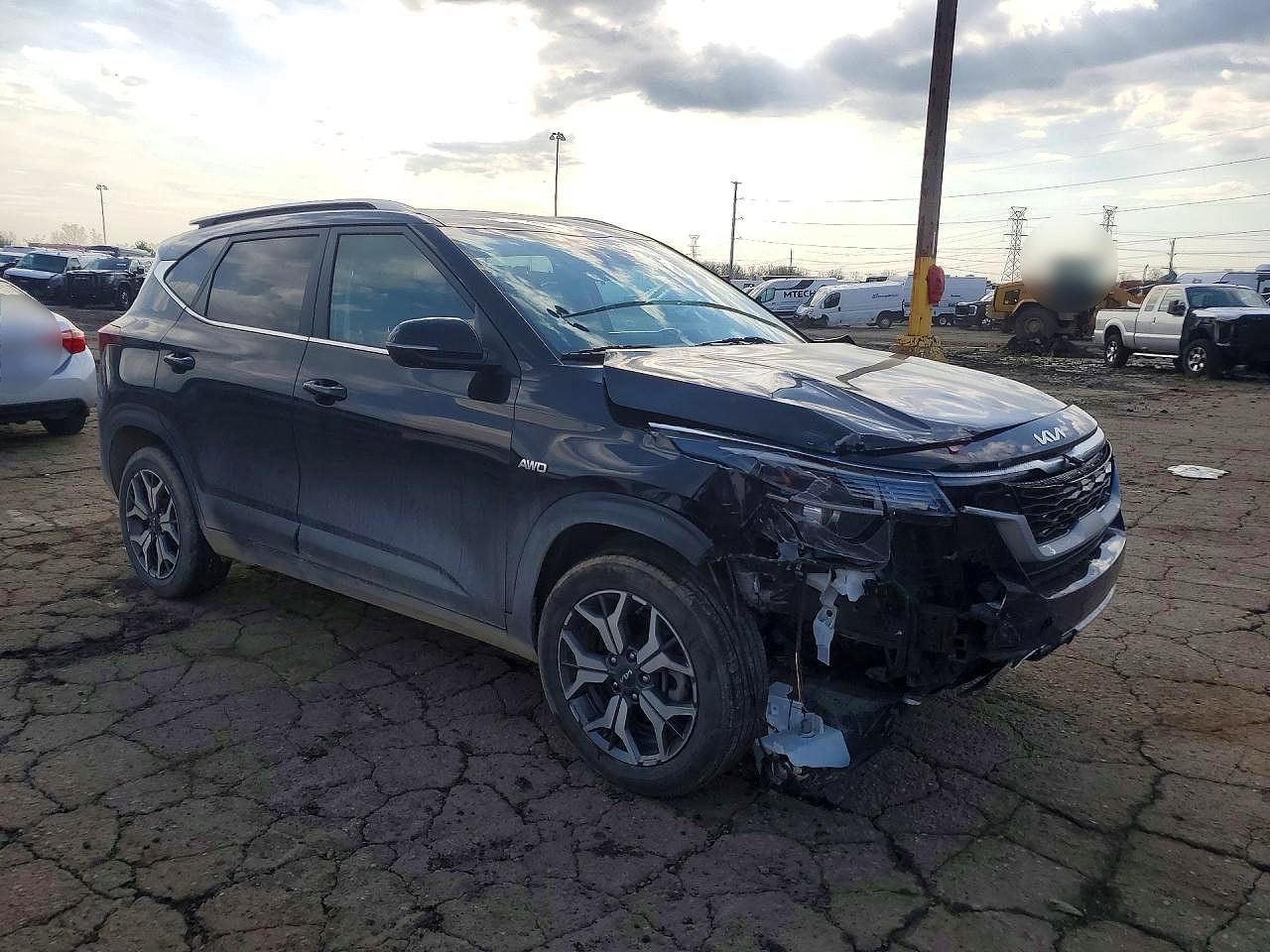 2023 KIA SELTOS EX