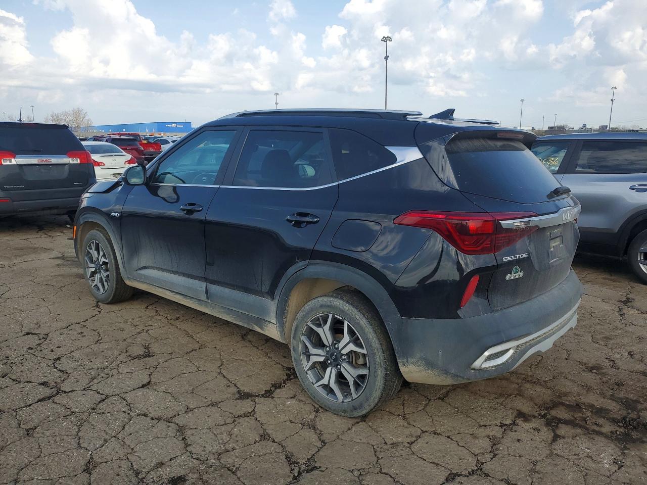 2023 KIA SELTOS EX