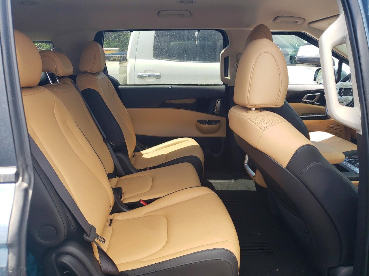 2024 KIA CARNIVAL EX