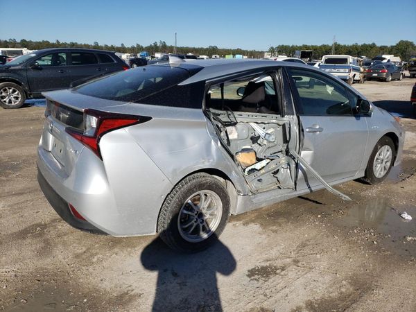 2019 TOYOTA PRIUS